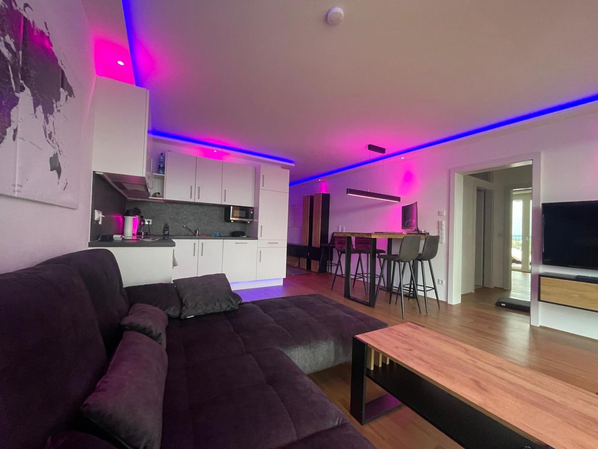 Apartamento 100 Qm Penthouse, Self-Check-In, 2 Parkplaetze Graz Exterior foto
