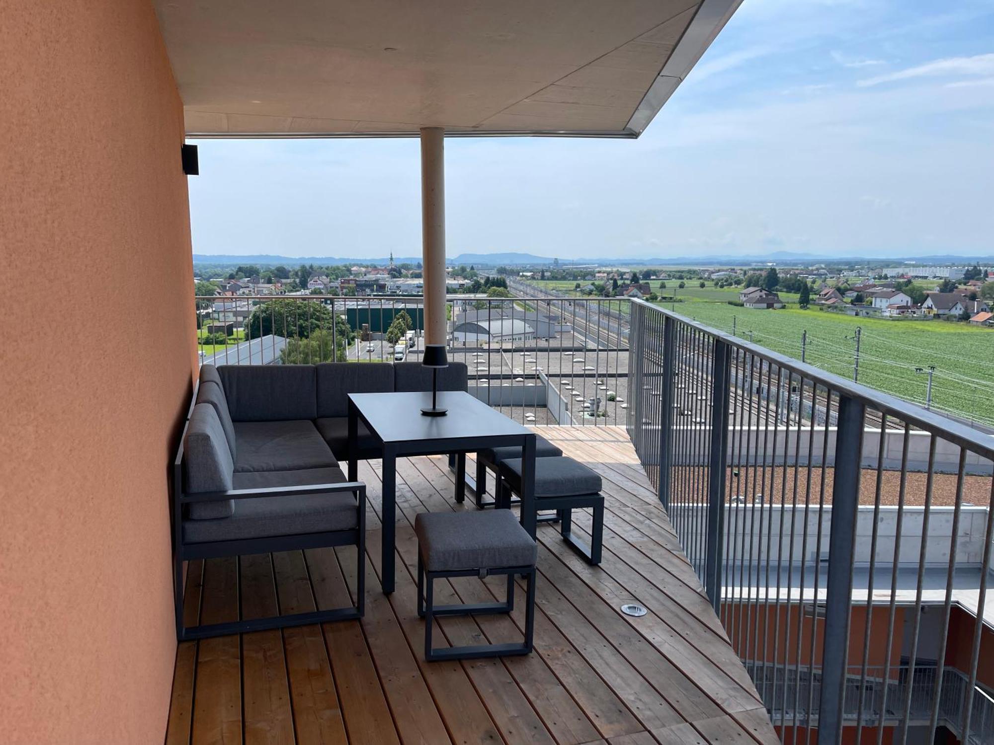 Apartamento 100 Qm Penthouse, Self-Check-In, 2 Parkplaetze Graz Exterior foto