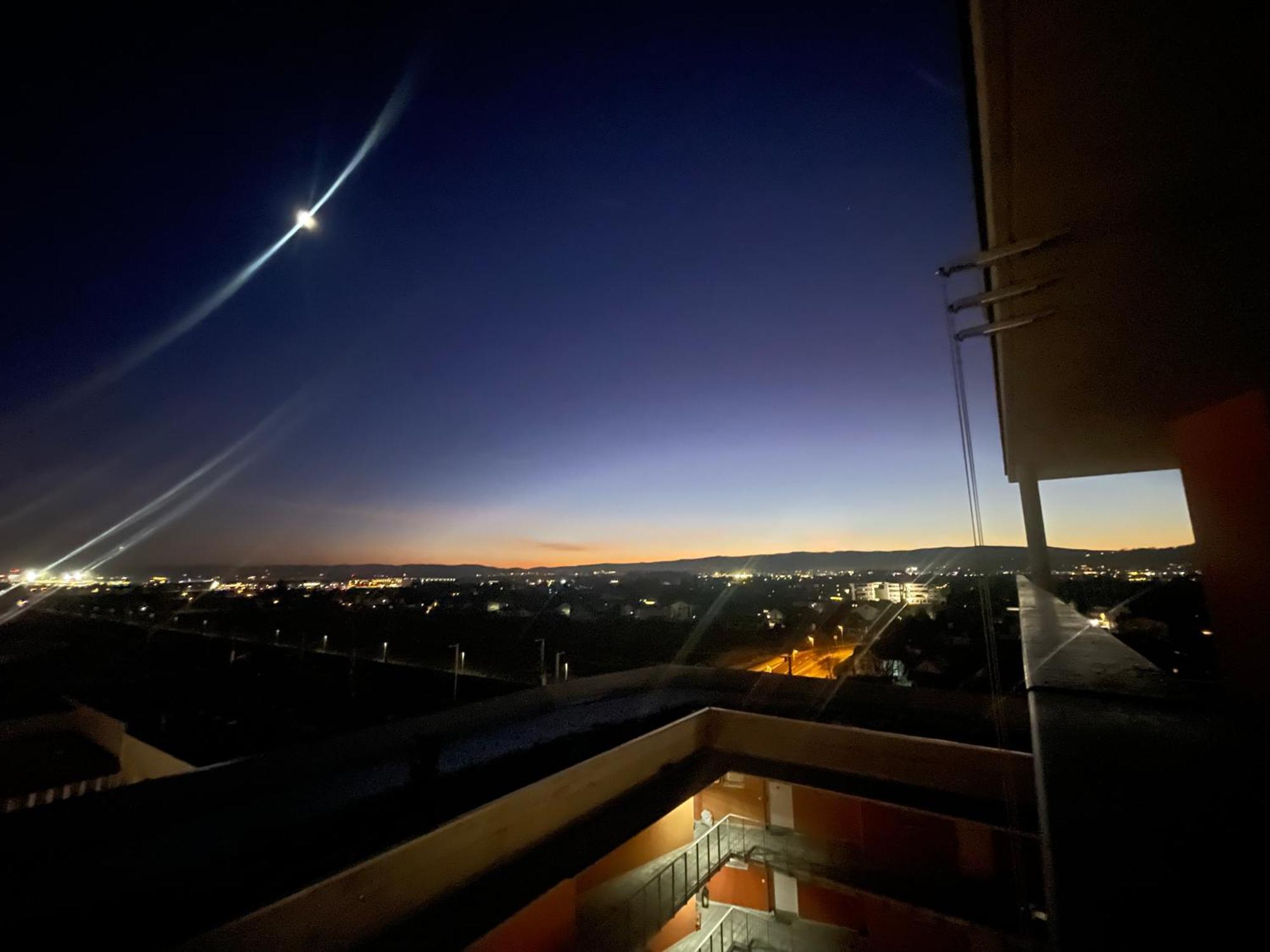 Apartamento 100 Qm Penthouse, Self-Check-In, 2 Parkplaetze Graz Exterior foto