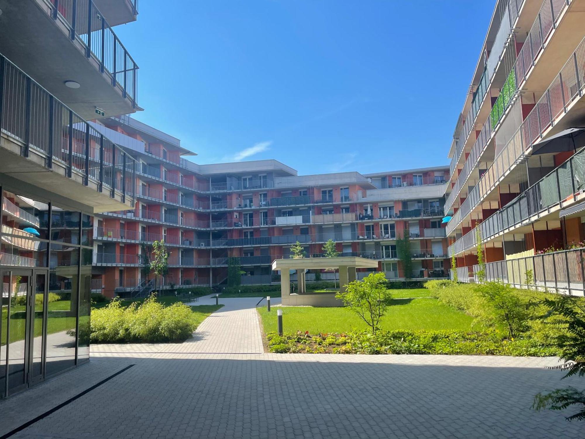 Apartamento 100 Qm Penthouse, Self-Check-In, 2 Parkplaetze Graz Exterior foto