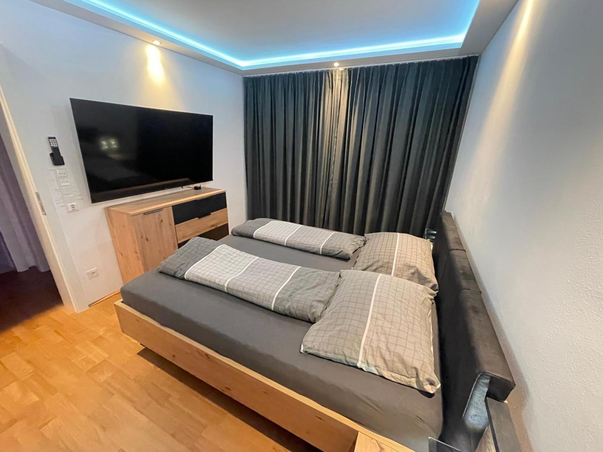 Apartamento 100 Qm Penthouse, Self-Check-In, 2 Parkplaetze Graz Exterior foto
