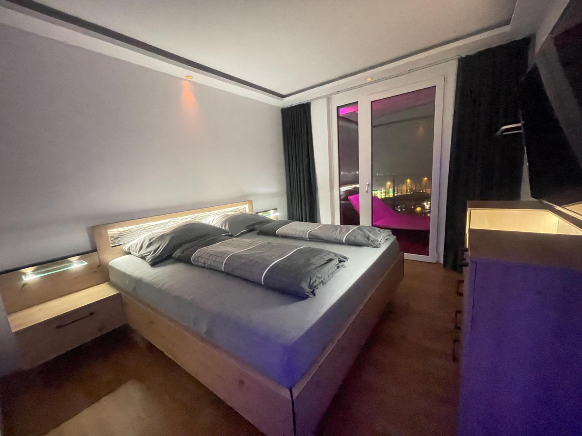 Apartamento 100 Qm Penthouse, Self-Check-In, 2 Parkplaetze Graz Exterior foto