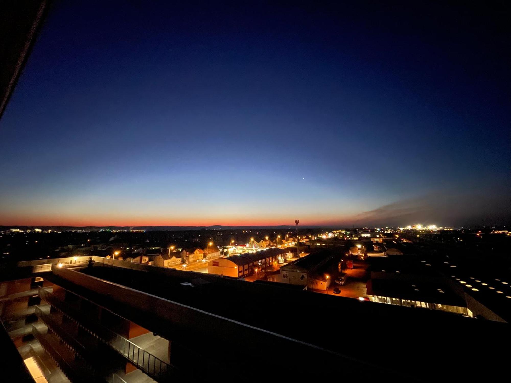 Apartamento 100 Qm Penthouse, Self-Check-In, 2 Parkplaetze Graz Exterior foto